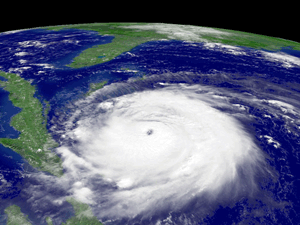 O furacão Frances se aproxima da Flórida em setembro, 2004. Imagem cedida pela NASA e pela NOAA
