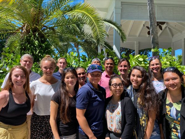 Cherie y Michelle y 12 gerentes del Pacífico en Reef Futures 2022