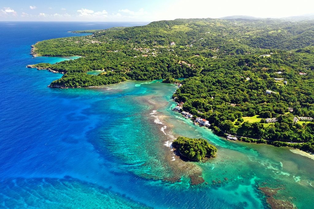 Fringing reef off the East Portland Fish Sanctuary, Jamaica. Photo © Steve Schill/The Nature Conservancy