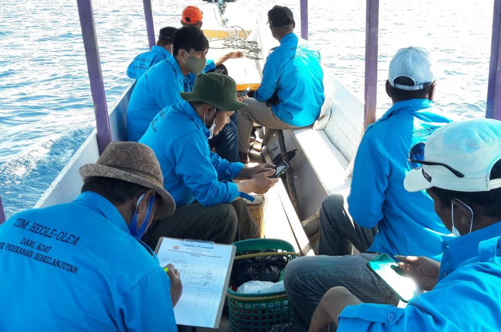 Supervisión de la captura de peces Tomia Wakatobi Ali Hanafi Komunto