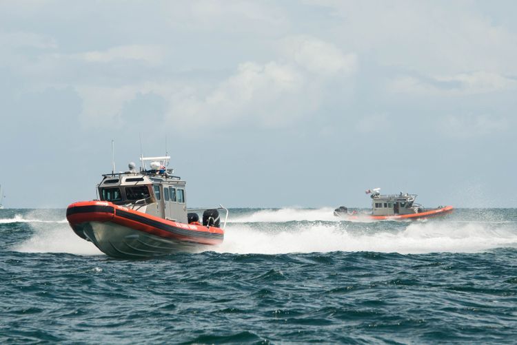 Mga bangka ng Coast Guard sa Islamorada, Florida. Larawan © David Gross